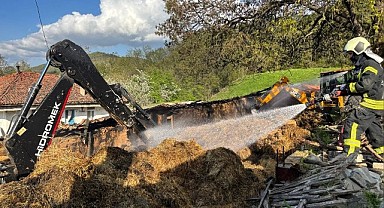 Samanlıkta çıkan yangın korkuttu!