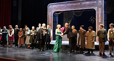 Şehir Tiyatroları, Bursa’da izleyiciyi büyüledi