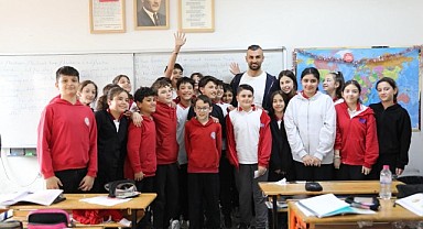 Serdar Dursun'dan minik taraftara güzel jest