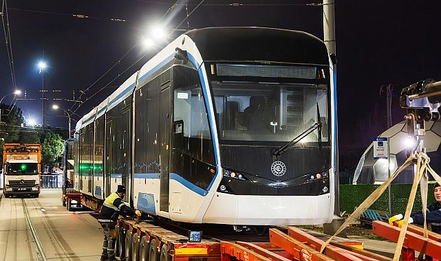 Sonuncu tramvay da raylara indi!