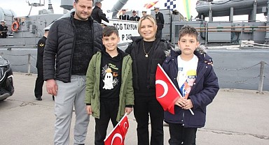 TCG Tayfun hücumbotu yoğun ilgi gördü