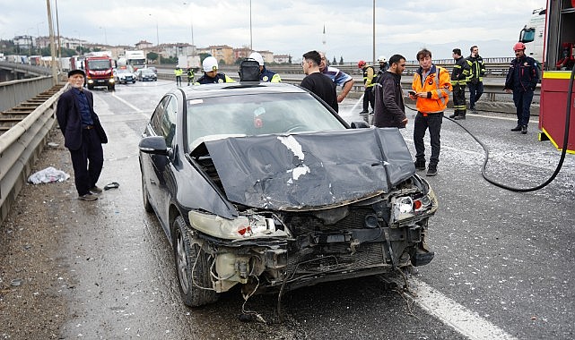 TEM'de zincirleme kaza! 7 araç birbirine girdi