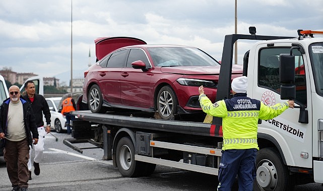 TEM'de zincirleme kaza! 7 araç birbirine girdi