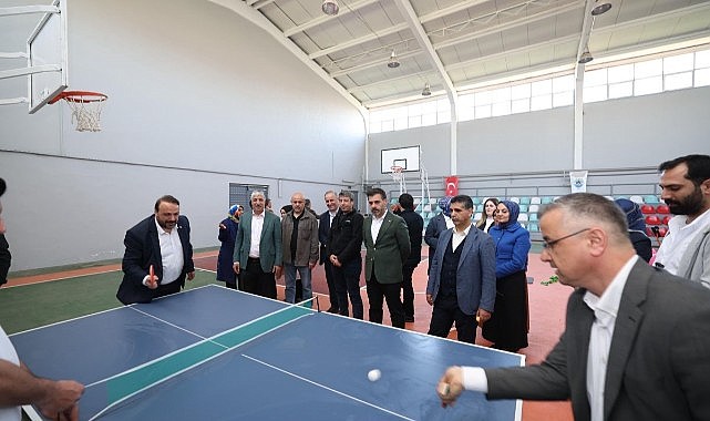 Yenilenen Tavşancıl Spor Salonu kapılarını açtı