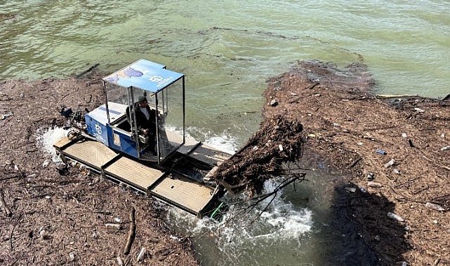 Yuvacık Barajı'ndan 9 kamyon atık çıkarıldı