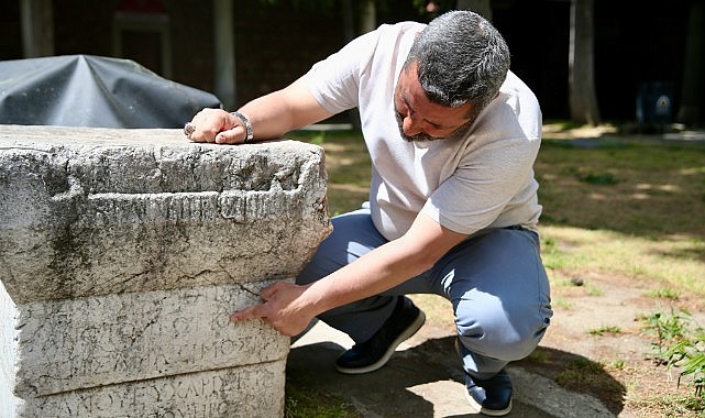 1800 yıllık sunak taşı tarihe ışık tutuyor!