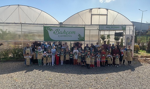 Bahçem Çayırova’da ‘Çilek mutluluğu’