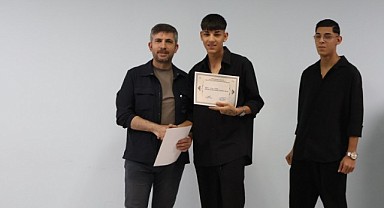Beyaz Kalpler’in öğrencileri sertifikalarını aldı