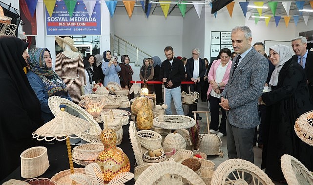 Çayırova’da ‘El Sanatları Sergisi’nin kurdelesi kesildi