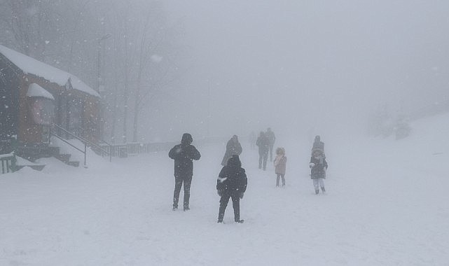 Kartepe, mayısta beyaza büründü