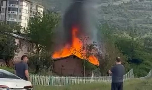 Müstakil ev cayır cayır yandı!