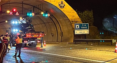 Otomobil tünel girişine saplandı! 1 kişi öldü