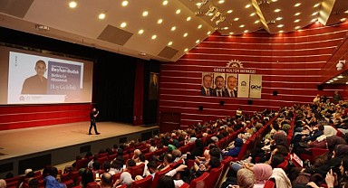 Psikolog Beyhan Budak Gebze’de ilgi gördü