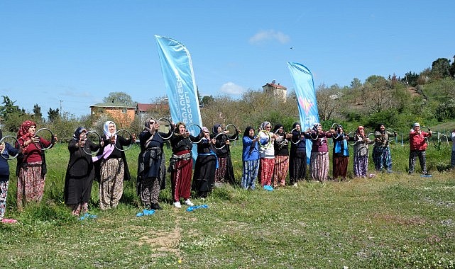 Şalvarlı spor etkiliği renkli görüntülere sahne oldu
