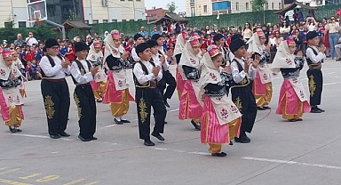 Alparslan İlkokulu öğrencileri 23 Nisan’ı neşeyle kutladı