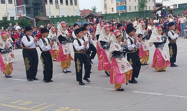 Alparslan İlkokulu öğrencileri 23 Nisan’ı neşeyle kutladı