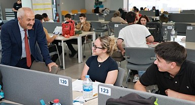 Başkan Büyükgöz’den öğrencilere moral desteği