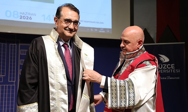 Düzce Üniversitesi, Döanmez'e fahri doktora unvanı verdi