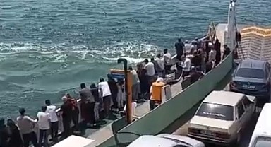 Feribottan düşen vatandaşı büfe çalışanı kurtardı!