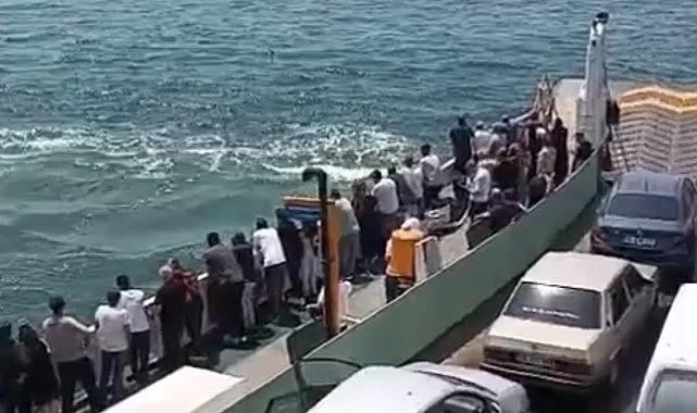 Feribottan düşen vatandaşı büfe çalışanı kurtardı!