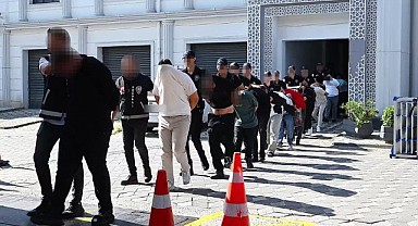 Fuhuş çetesine darbe!18 kadın kurtarıldı