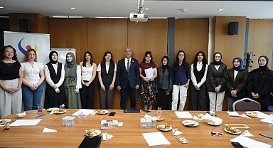 Genç kadınların projeleri jüri değerlendirmesinden geçti