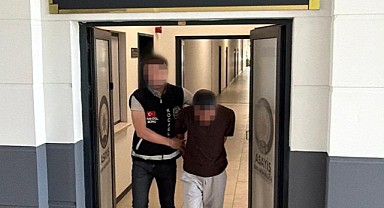 Kendisini polis olarak tanıtıp vatandaşı dolandırdı!