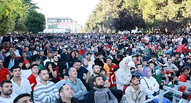 Kent Meydanı’nda tek yürek oldular!