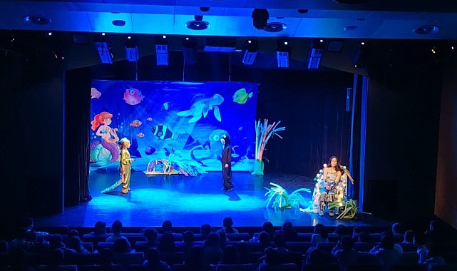 Küçük Kara Balık sahnelerde büyük ilgi gördü