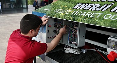 Meslek liseliler mobil solar enerji istasyonu geliştirdi