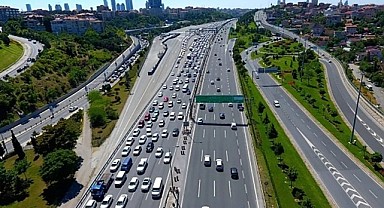 Sürücüler dikkat! TEM’in İstanbul yönü geçici olarak kapanacak