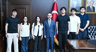 Vali Aktaş, GTÜ Racing ekibini ağırladı