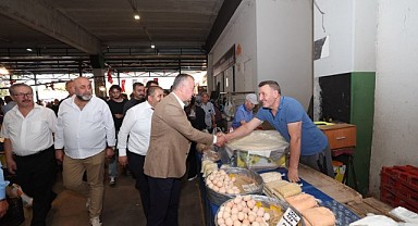 Aşure kazanı kardeşlik için kaynadı