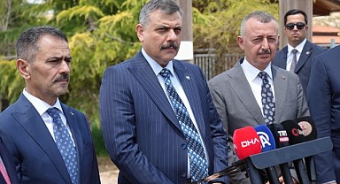 Bakan Çiftçi ‘sokak hayvanları’ sorununa nokta koydu