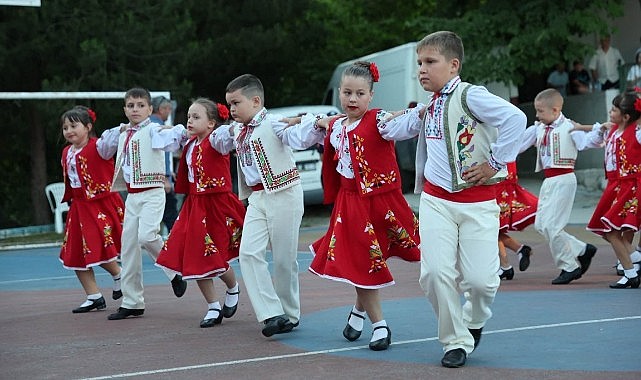 Balkan Oyunları Festivali coşturdu