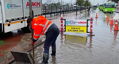 Büyükşehir ekipleri sağanak yağışta tedbiri elden bırakmadı