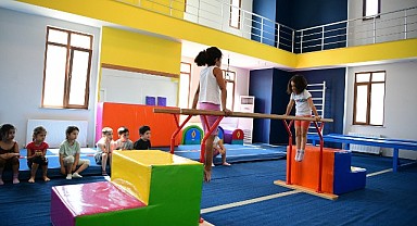 Çayırovalı çocuklar, yazın keyfini sporla çıkarıyor