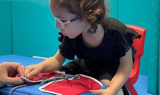 Çiftçi, minik Lina’yı tedavi sürecinde yalnız bırakmıyor