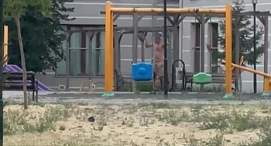 Cinnet geçiren şahsı polisler ikna etti