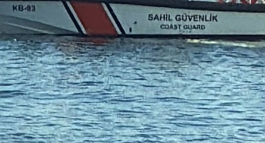 Deniz fenerine çıkan 3 kişiyi sahil güvenlik kurtardı