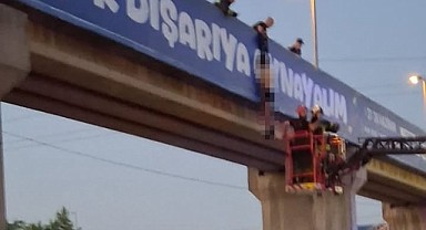Gebze’de üst geçitte asılı bir erkek bulundu!