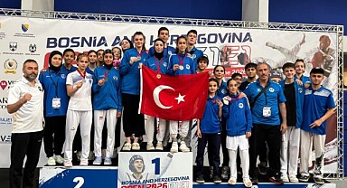 Kağıtspor’un sporcuları zirveden inmedi!