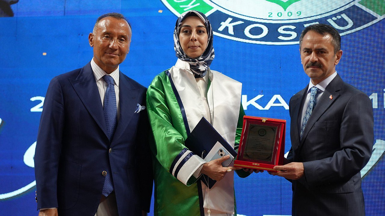 Kocaeli'deki tek Psikoloji Bölümü ilk mezunlarını verdi