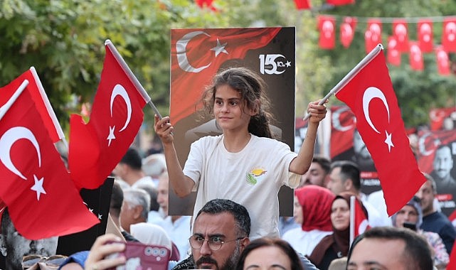 On binler Milli İrade Meydanı'nı doldudu