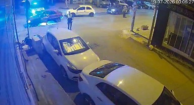 Otomobil motosiklete çarptı! Polis yardıma koştu