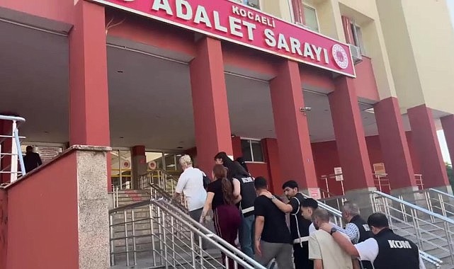 Yüzlerce kişiyi dolandırmışlardı! Tutuklandılar