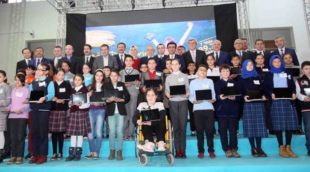 27 bin 180 öğrenci tabletlerine kavuştu