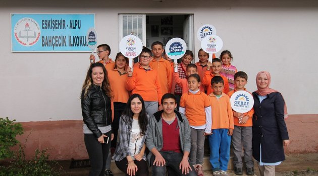 41 gençten örnek davranış