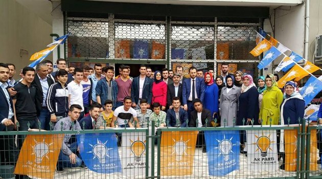 Ak Gençlik her gün bir ilçede