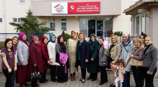 AK Kadınlardan sevgi evi ziyareti